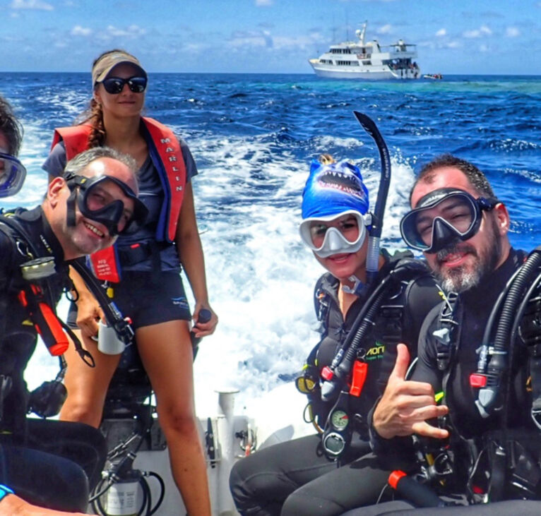 Divers preparing to tender drop